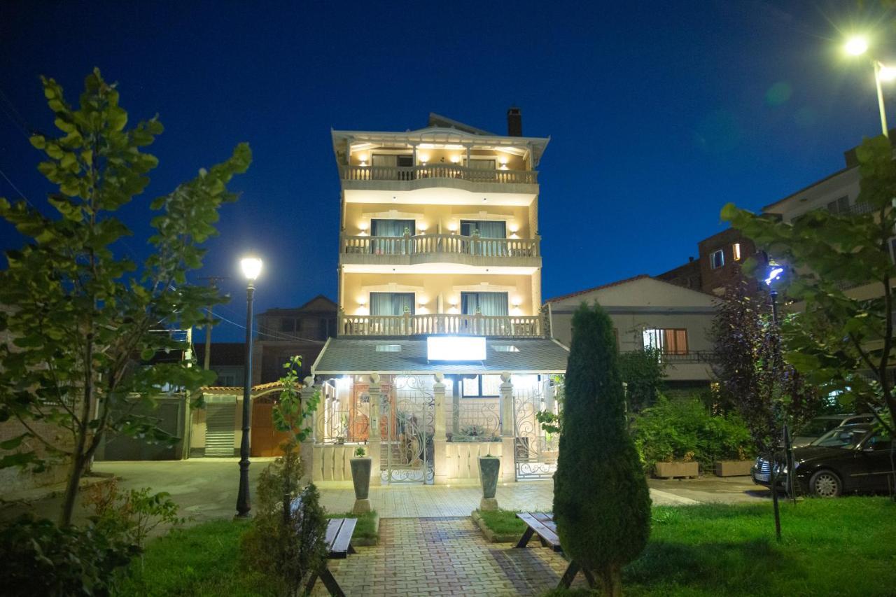 Vila Mariss Korce Exteriér fotografie