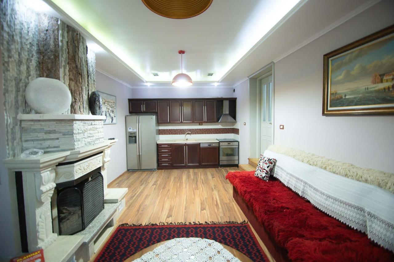 Vila Mariss Korce Exteriér fotografie