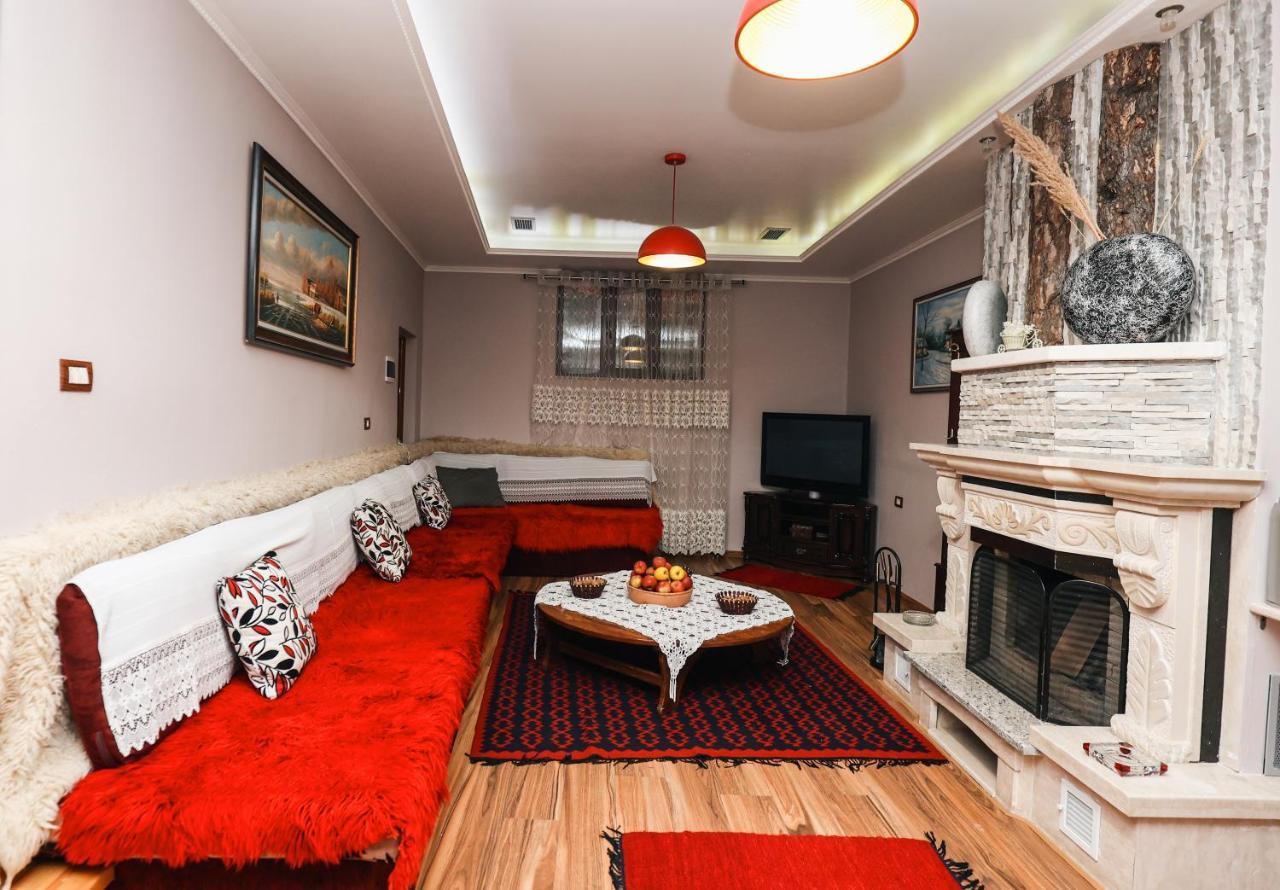 Vila Mariss Korce Exteriér fotografie