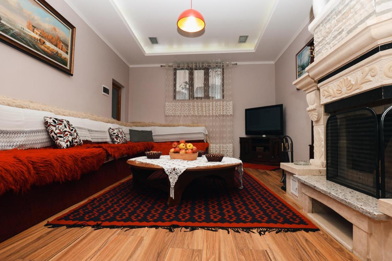 Vila Mariss Korce Exteriér fotografie