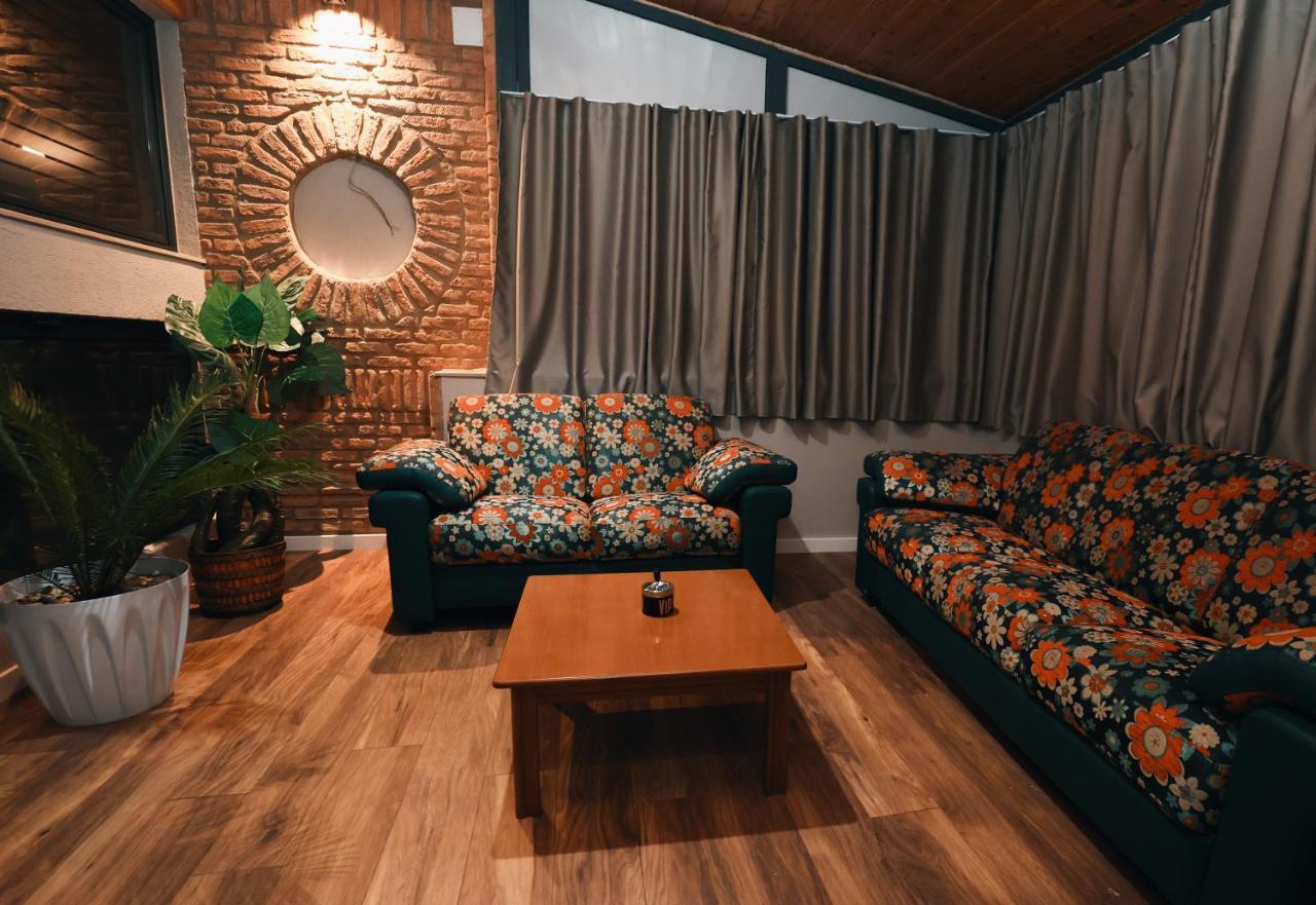 Vila Mariss Korce Exteriér fotografie